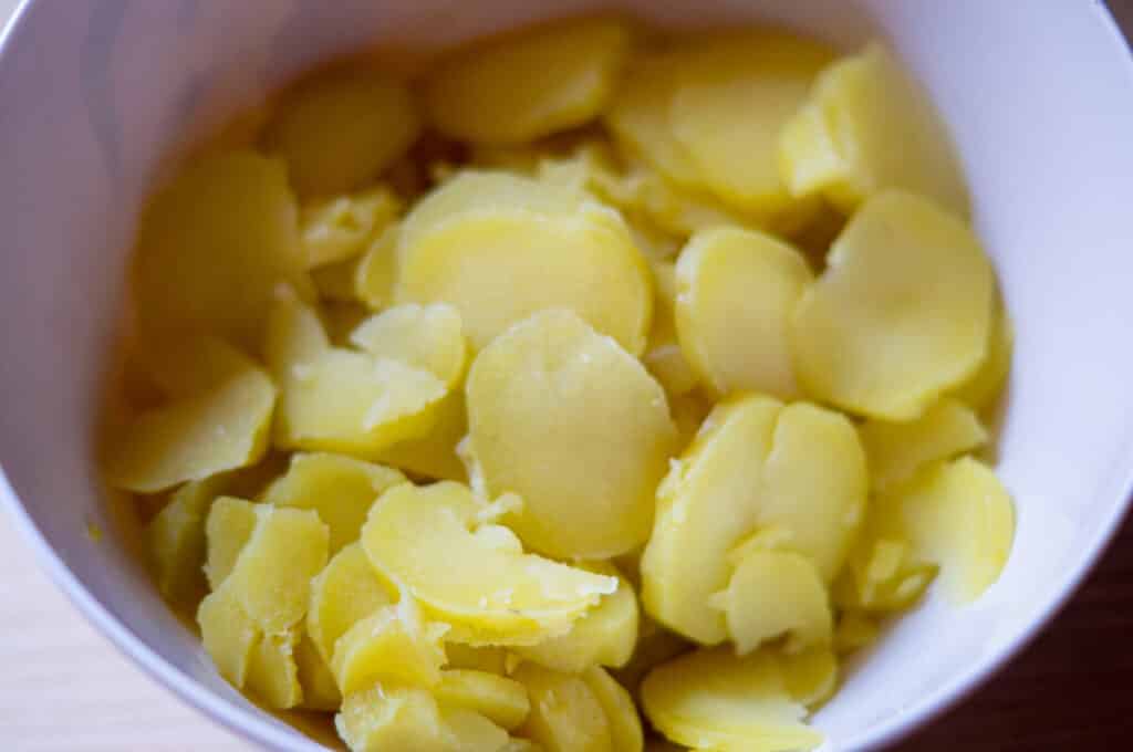 Schwäbischer Kartoffelsalat Thermomix®: ohne Mayo, saftig 7 kartoffeln schaelen scheiben schneiden