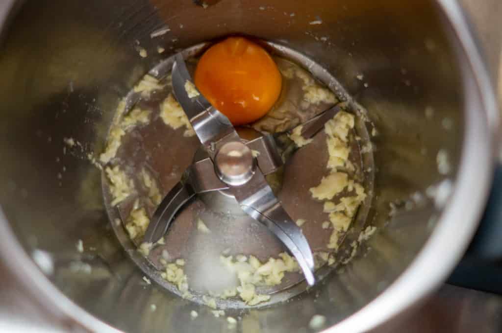 Allioli Spanisch aus dem Thermomix® 7 knoblauch ei zitronensaft im mixtopf thermomix