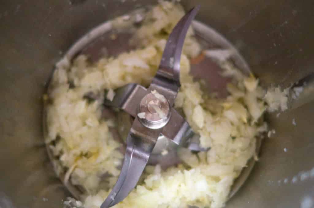 Rigatoni al forno aus dem Thermomix® 5 knoblauch zwiebel im thermomix zerkleinern