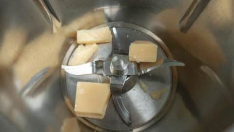 Parmesan im Thermomix zerkleinern