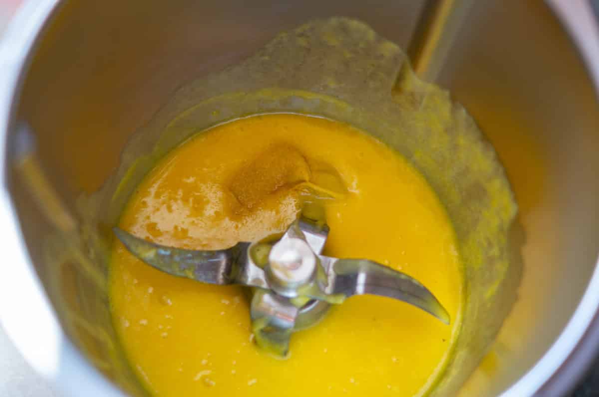 Dijonsauce aus dem Thermomix® – Abwandlung Sauce Hollandaise 3 Sauce Hollandaise mit Dijonsenf im Mixtopf