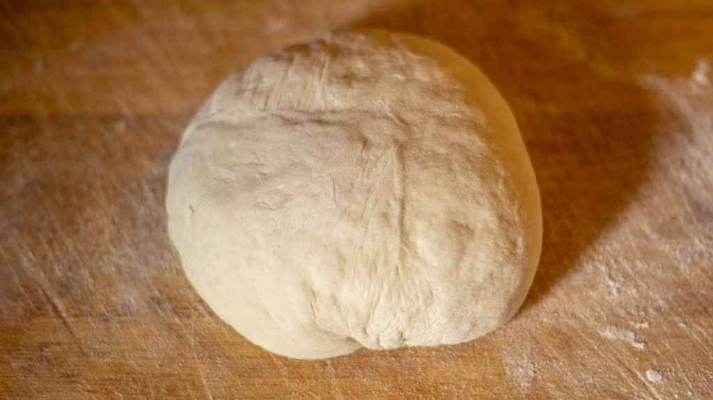 Toastbrot Thermomix®: weiche Krume durch 3h Gehzeit 7 teig zu kugeln formen