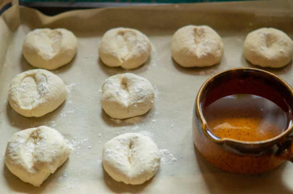 Sonntagsbrötchen Thermomix®: 8 Stück, 8 Std Übernachtgare 14 Langschlaefer Broetchen formen einschneiden 8
