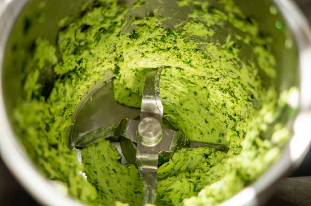 Bärlauchbutter aus dem Thermomix® 7 baerlauch butter im mixtopf