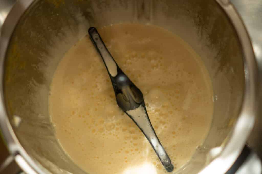 Eierlikörkuchen Thermomix: saftig durch Likör im Teig 6 eierlikör gugelhupf step 3