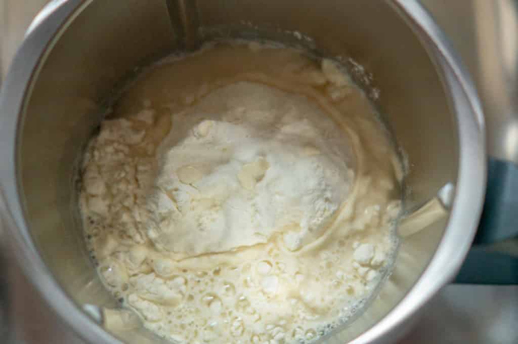 Sonntagsbrötchen Thermomix®: 8 Stück, 8 Std Übernachtgare 9 teigzutaten hefeteit mehl mixtopf 3