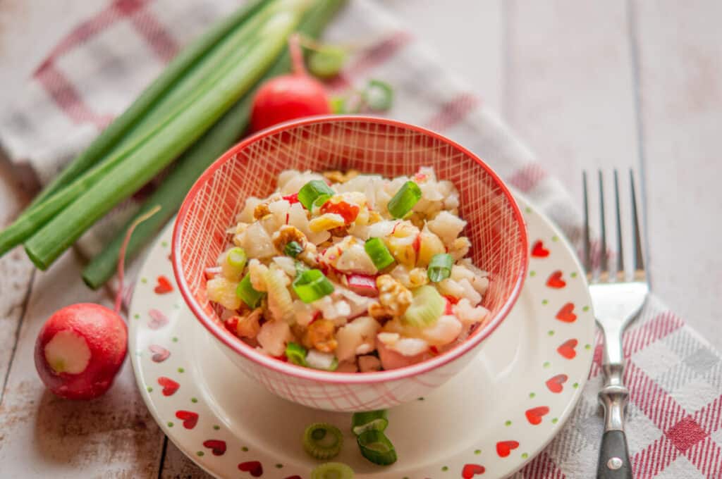 Kohlrabi-Radieschen-Apfel Salat aus dem Thermomix® 1 Kohlrabi-Radieschen-Apfel Salat aus dem Thermomix®