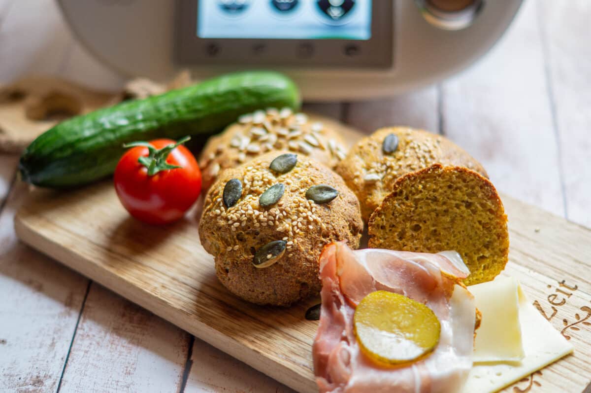 Low-Carb Brötchen ohne Mehl aus dem Thermomix®