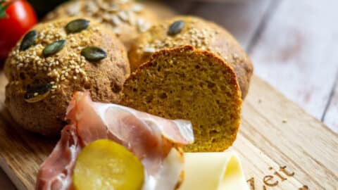 Low-Carb Brötchen ohne Mehl fertig gebacken