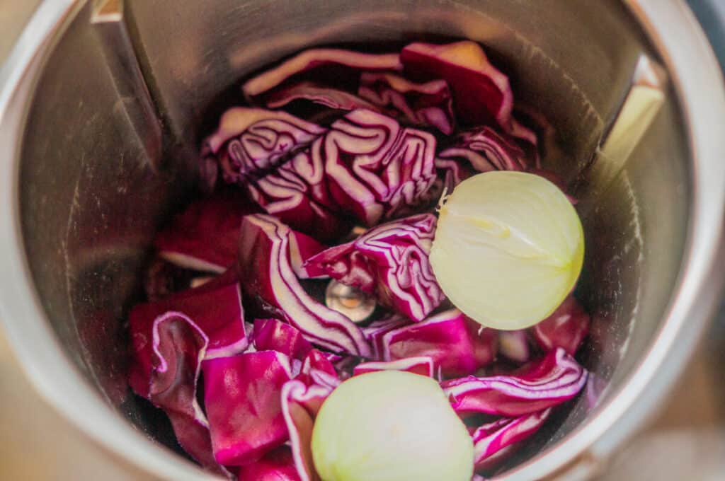 Rotkohlsalat Thermomix®: zart ohne Kneten, in 25 Min 5 rotkohl zwiebeln im mixtopf thermomix