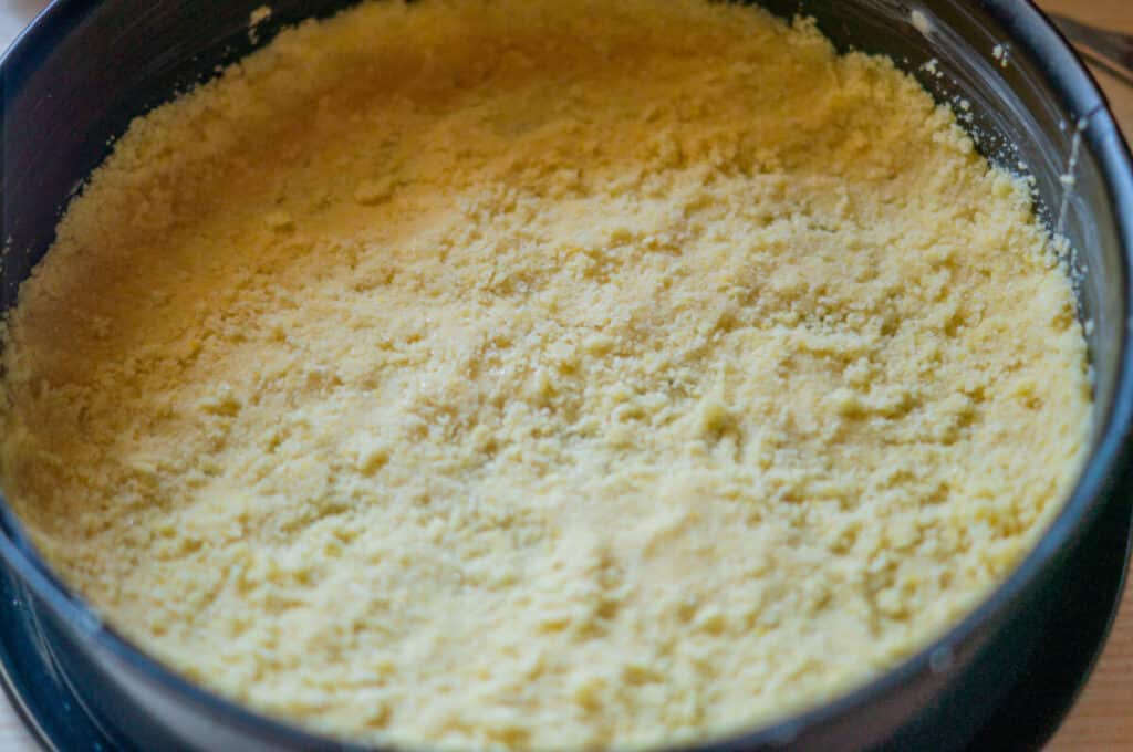 Käsekuchen mit Rhabarber und Streusel: 3-Schichten-Trick 8 streusel im in der springform