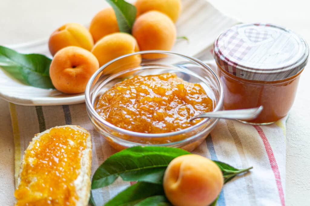 Aprikosenkonfitüre Thermomix®: 10 Gläser, 1,6 kg Aprikosen, 1 Aprikosenmarmelade aus dem Thermomix®