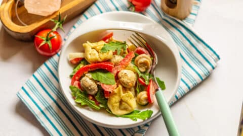 Tortellini-Salat aus dem Thermomix® angerichtet