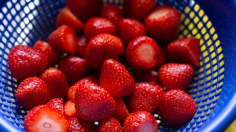 Erdbeeren gewaschen und geputzt