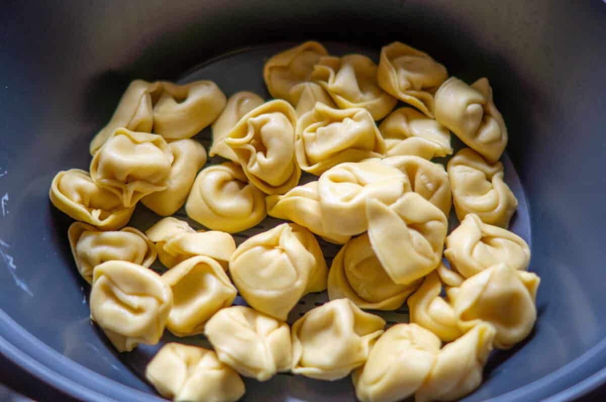 Tortellini-Salat Thermomix: dampfgegart statt matschig 5 Tortellini in den Varoma einwiegen