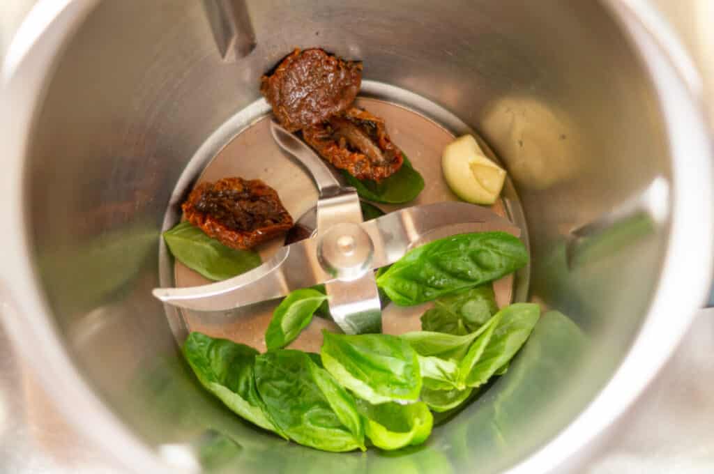 Tomatenbutter Thermomix®: 10 Min, mit Tomatenmark 6 zutaten tomatenbutter im thermomix