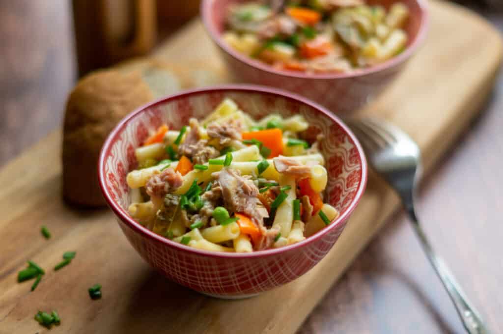 Nudelsalat mit Thunfisch Thermomix®: nie wässrig 1 Nudelsalat mit Thunfisch aus dem Thermomix®
