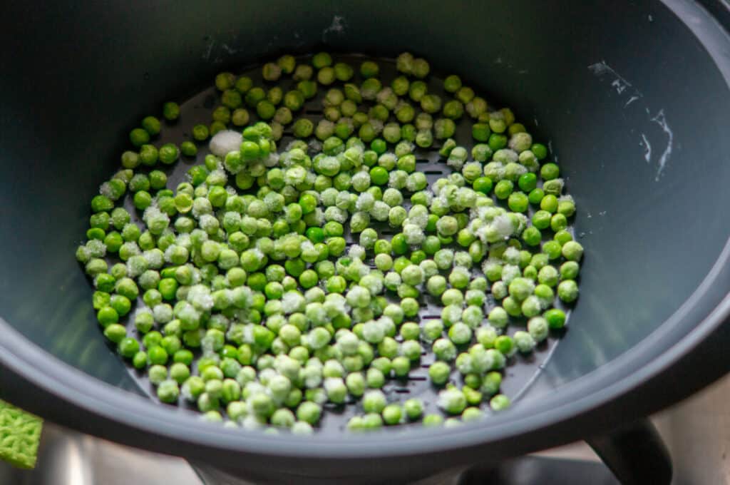 Nudelsalat mit Thunfisch Thermomix®: nie wässrig 10 erbsen in den varoma geben
