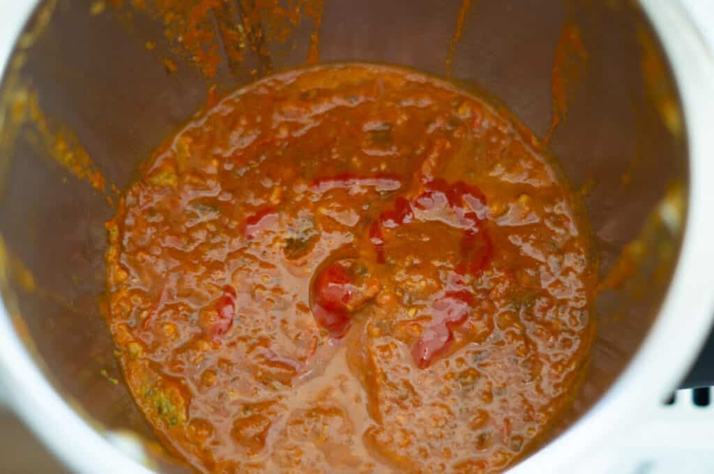 Tomaten-Dattel-Chutney Thermomix®: süß ohne viel Zucker 9 tomaten dattel cutney alle zutaten im Mixtopf