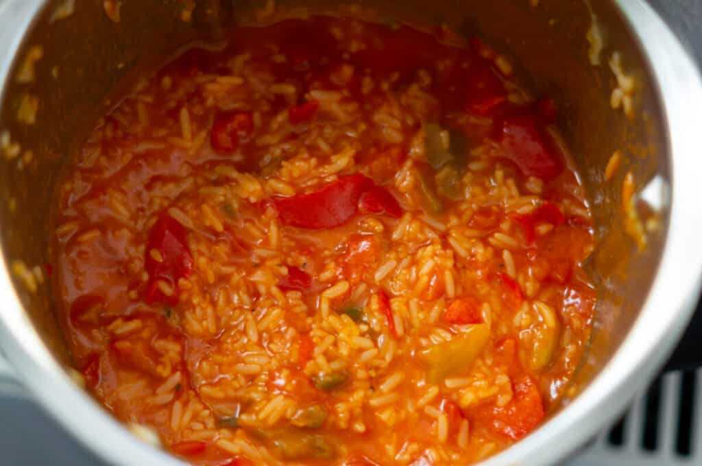 Djuvec-Reis Thermomix®: One-Pot mit Debreziner in 30 Min 8 djuvec reis im thermomix kochen