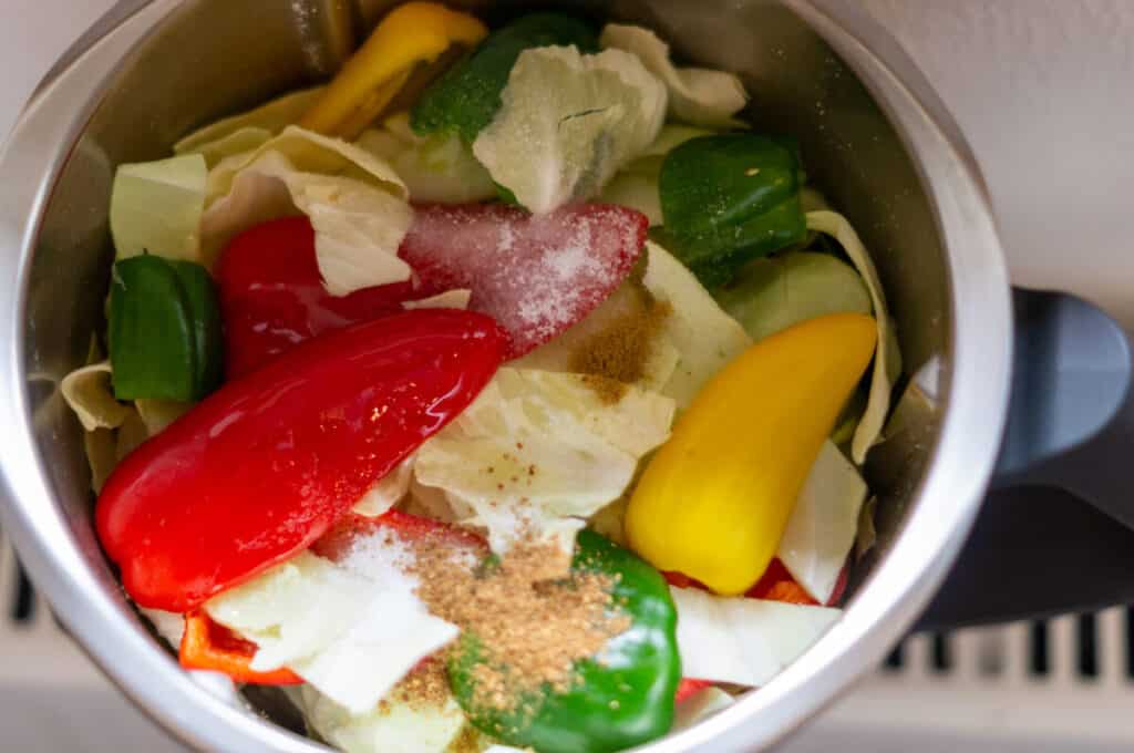 Spitzkohl-Paprika-Salat Thermomix®: zart in 30 Minuten 7 gemuese kraut im mixtopf