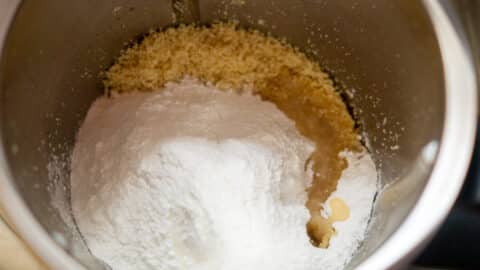 Zutaten für selbstgemachtes Marzipan im Mixtopf des Thermomix®