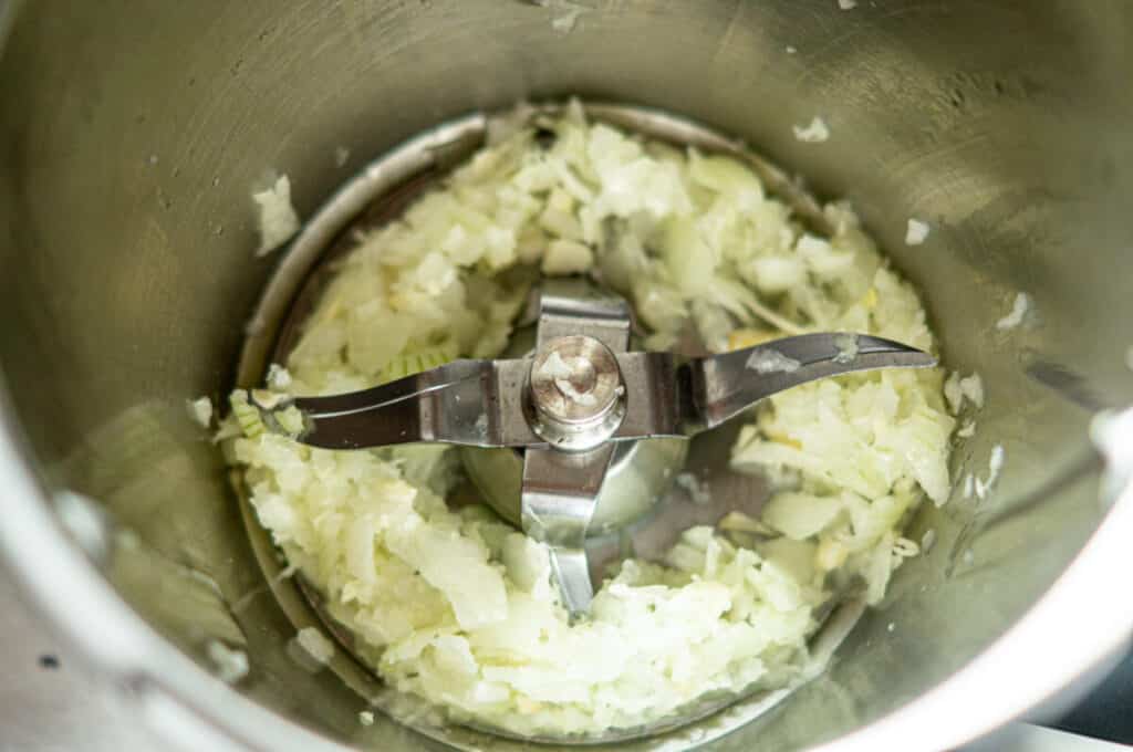 Würstchengulasch Thermomix®: in 20 Minuten fertig 5 zwiebel knoblauch hacken im mixtopf