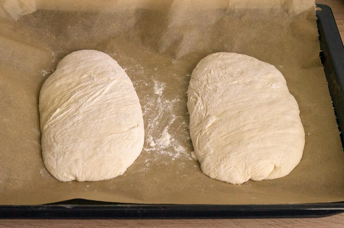 Schnelles Ciabatta aus dem Thermomix® 5 Brotlaib formen gehen lassen