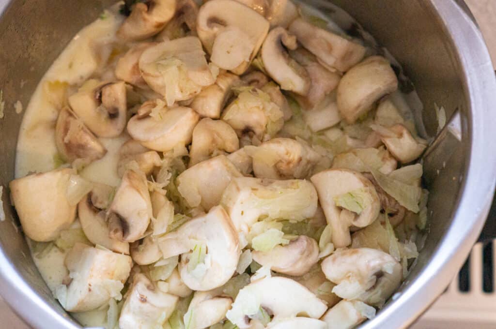 One-Pot Lachsnudeln Thermomix®: cremig in 30 Minuten 8 champignon anduensten