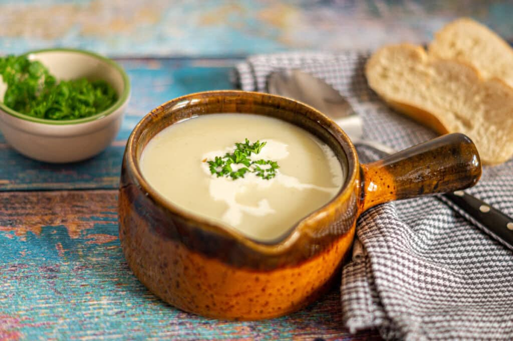 Blumenkohlsuppe Thermomix®: 800 g, 30 Min, 4 Portionen 14 feine blumenkohlsuppe aus dem mixtopf