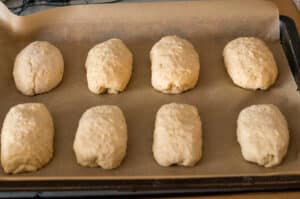 Haferflocken Brötchen gehen lassen