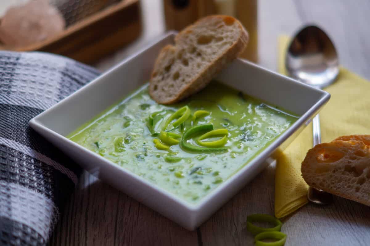 Saisonkalender Winter · Was hat im Winter Saison 37 Lauchcremesuppe aus dem Thermomix®