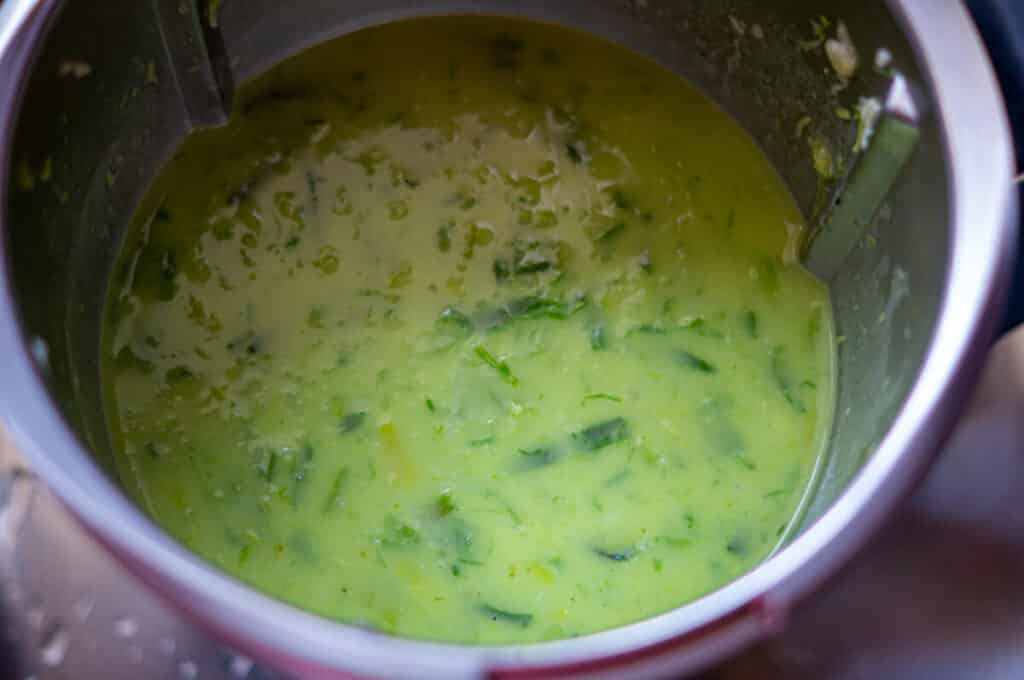 Lauchsuppe im Thermomix® kochen