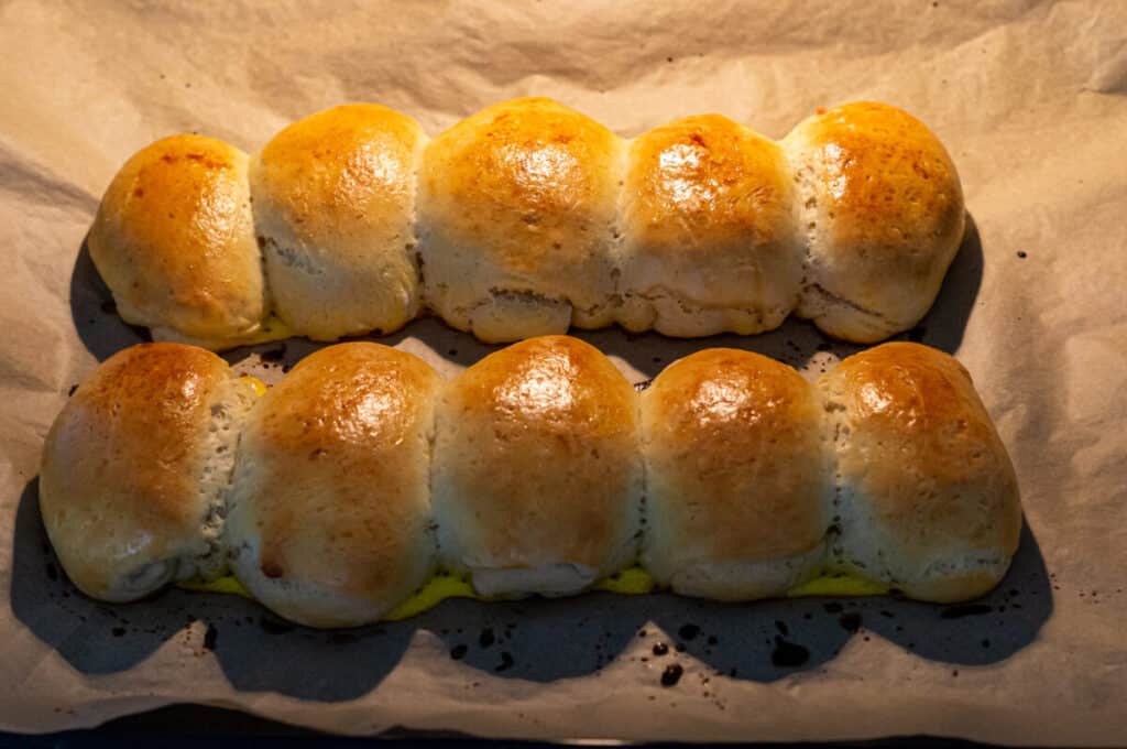 Milchbrötchen aus dem Thermomix® 14 milchbroetchen gebacken