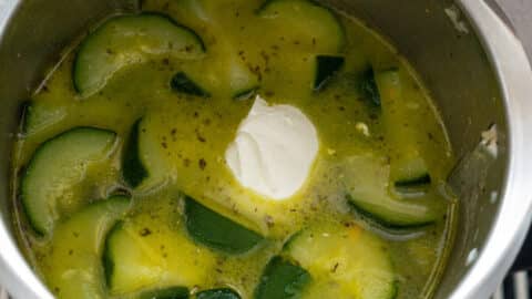 Zucchini gekocht im Mixtopf