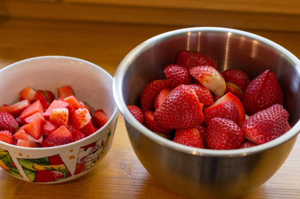 Erdbeerkuchen Thermomix®: Spitze nach oben, Guss klar 24 erdbeeren putzen schneiden 1
