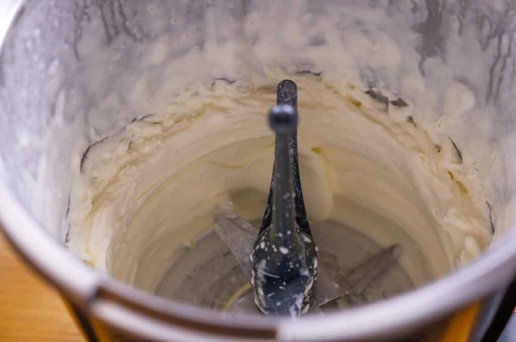 Heidelbeereis aus dem Thermomix® 4 sahne schlagen im tm6
