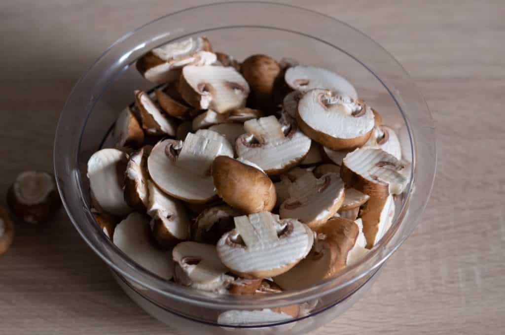 Champignoncremesuppe Thermomix® (400 g Pilze) 12 champignons geschnitten