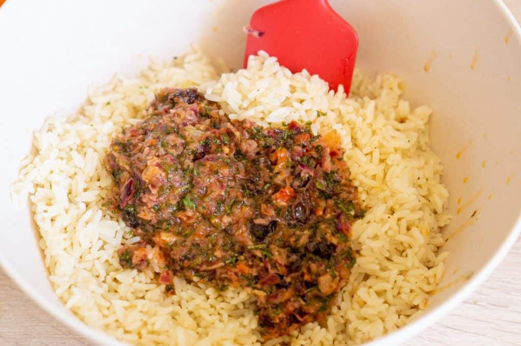 Sizilianischer Reissalat aus dem Thermomix® 9 dressing ueber reis geben