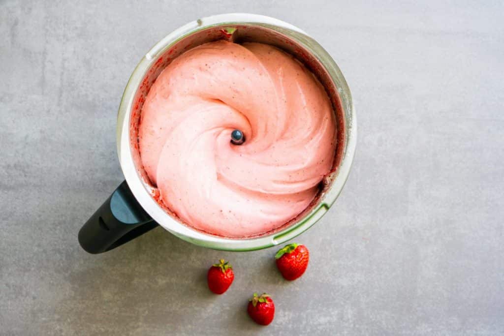 Schnelles Erdbeer-Softeis aus dem Thermomix® - Thermomix Rezepte Blogs
