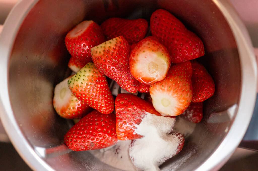 Erdbeeren und Gelierzucker im Thermomix®