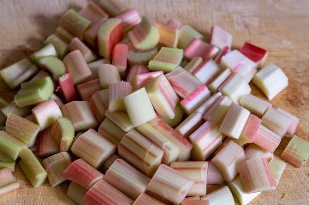 Rhabarber-Vanille-Likör aus dem Thermomix® 4 rhabarber putzen