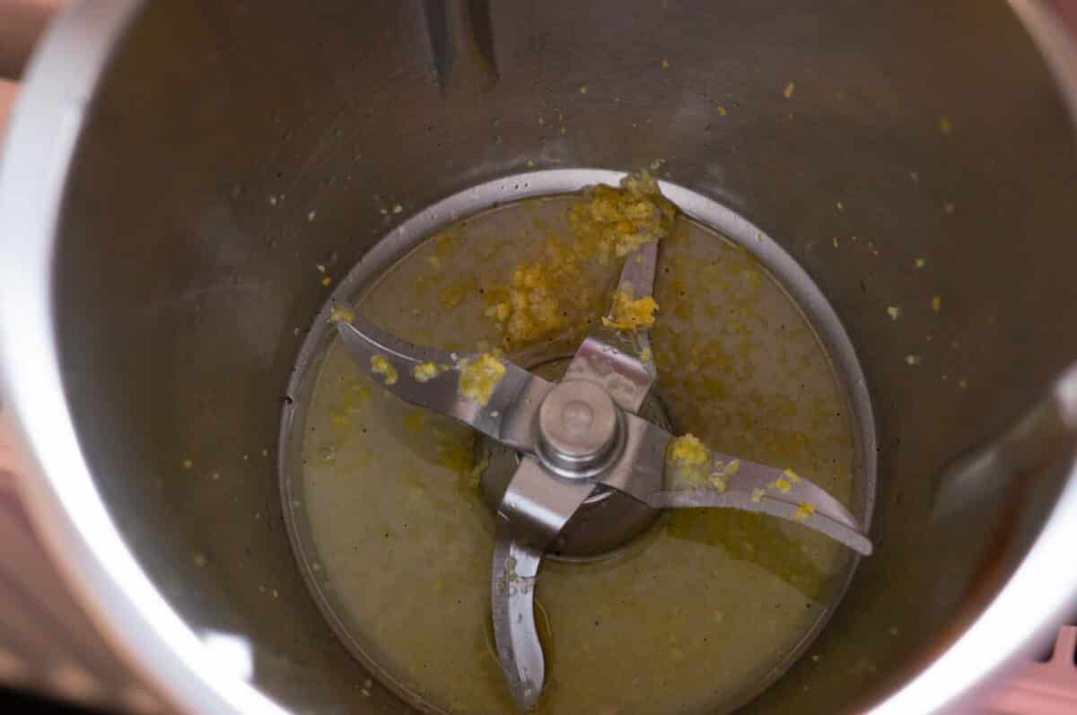 Ingwer-Sirup Thermomix: Schärfe nur in Scheiben 2 Zitronensaft und Schale im Thermomix