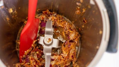 zwiebel chili ingwer im thermomix zerkleinern