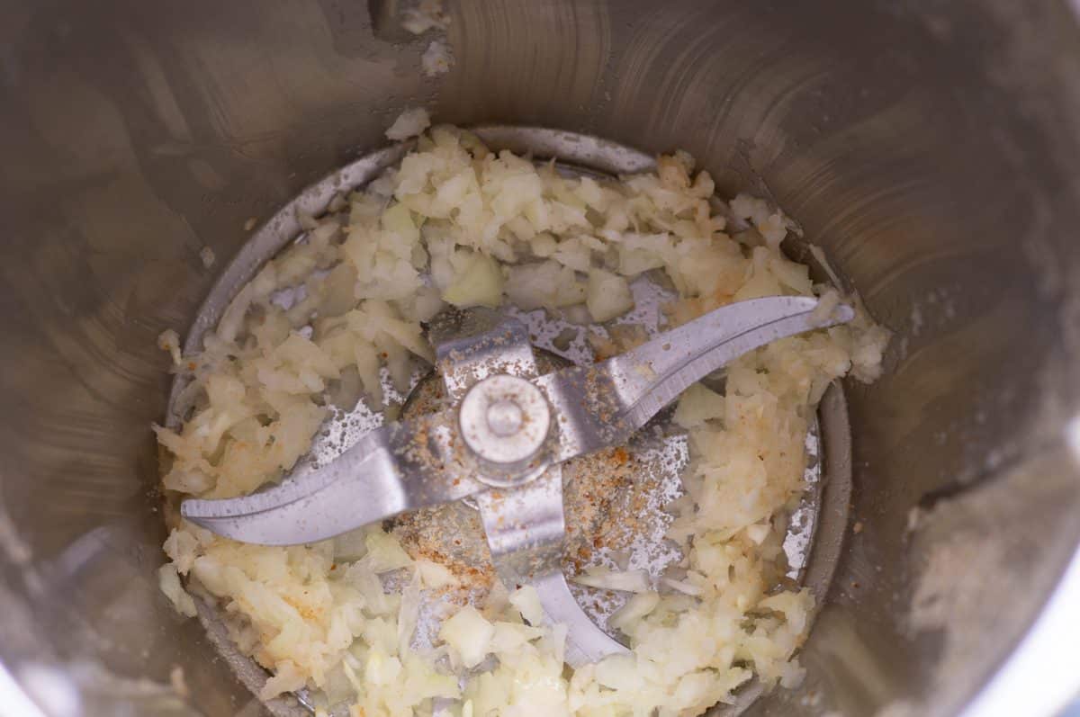 Königsberger Klopse Thermomix: Drei Ebenen, ein Topf 4 Zwiebeln im Thermomix