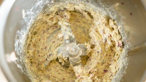 Blütenbutter im Mixtopf verrühren