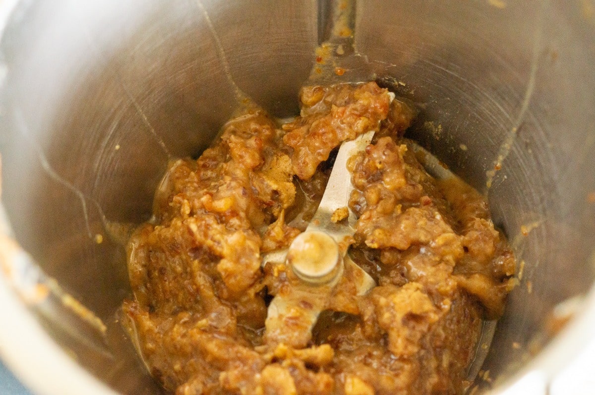 Der gesunde Dattel-Schoko-Aufstrich (Datella) aus dem Thermomix® 6 datteln im thermomix zerkleinern