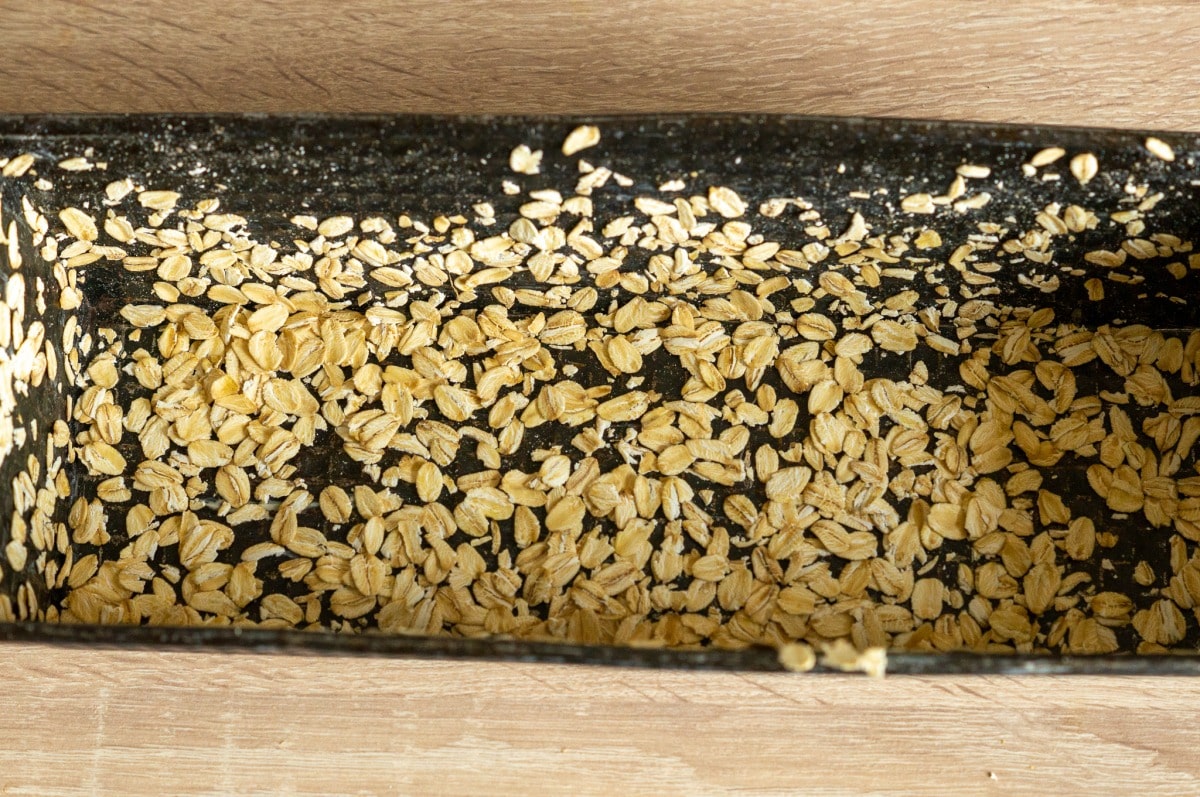 Dinkel-Möhren-Brot Thermomix®: 16 Scheiben, 130 Min 9 kastenform fetten und mit haferflocken ausstreuen