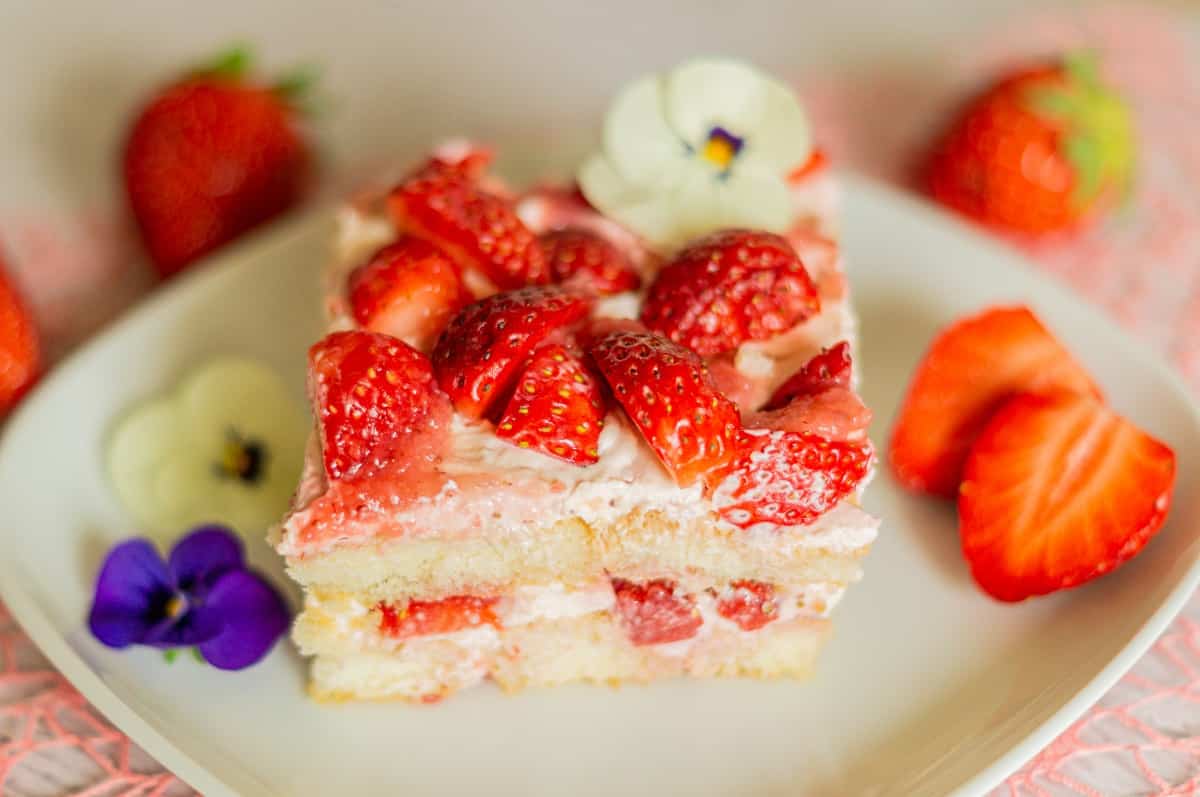 Erdbeeren im Thermomix® · Saison plus 35 Rezepte 28 Erdbeer-Tiramisu aus dem Thermomix®