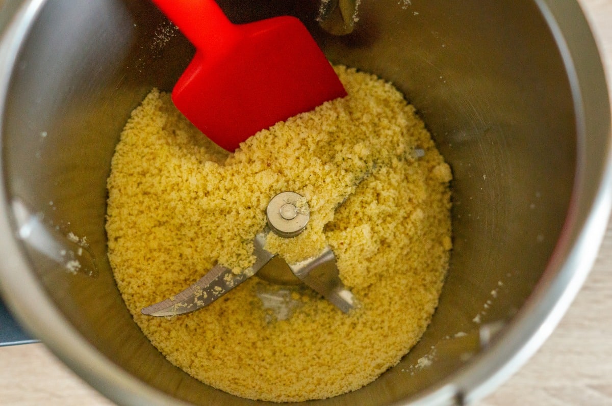 Mandelmilch Thermomix®: 500 ml, 10 Min, ohne Zucker 4 mandeln zerkleinern